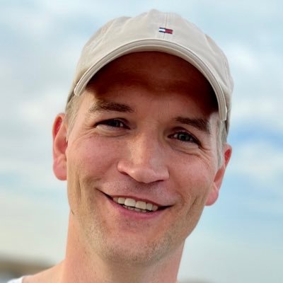 BjoernNee's profile picture. Tech guy who loves swimming and scuba diving