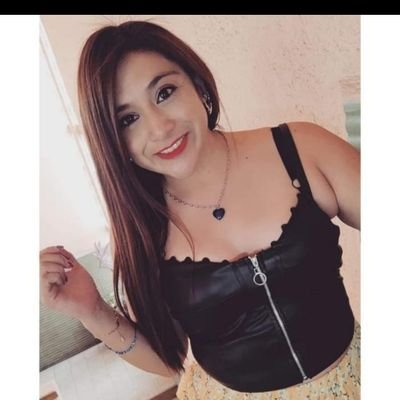 Comunicóloga*
Mexicana 💓
Con buen sentido del humor
*Futbolera
*Los dulces con chilito y papitas con valentina son mi perdicion
*El mar mi lugar favorito