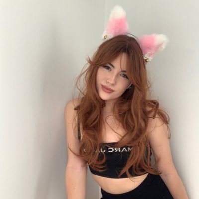 Just Chatting streamer and cosplay doer | WELCOME TO THE VOICE INSIDE MY ‘EAD