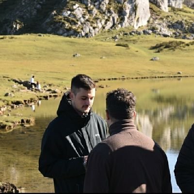 O último disco de La Raíz chámase 'nos volveremos a ver'
Enxeñeiro Químico. Enxeñaría ambiental 📚
Luintra, Ourense, Galiza 💙