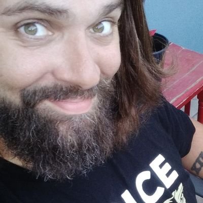 SmarmyTwat12's profile picture. A big dumb dummy that loves to looooooooooove.