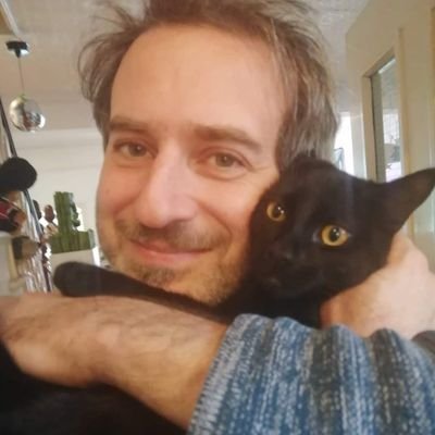 MrDylanKeeling's profile picture. I have no fucking clue about any of this 🤪