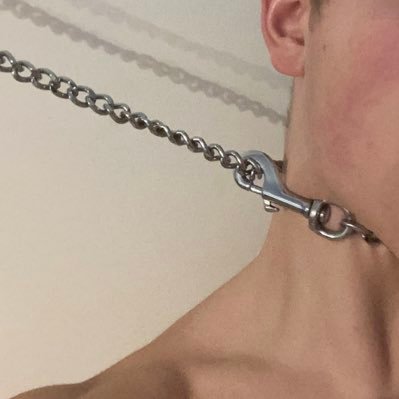 Hey, I am Tom. I like pegging, chastity, dominant woman and feet. I am from 🇦🇹 All pics are taken by my self