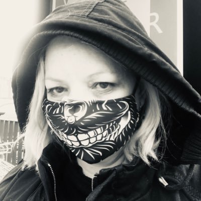 Multimedia Specialist, MOS, SharePoint, Trainer, Photographer, Working Mom, Vegan, drummer