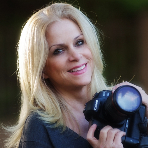 Award-winning One Fine Day Photography is owned by Anne McCarthy in Tempe, Arizona and has been in business - specializing in wedding photography - since 1993.