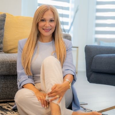 *Diseñadora
*Presentadora de TV Now What TV/Omni TV/ Canada
*En Casa con Telemundo/USA
*Locutora
*Canada~España~USA
