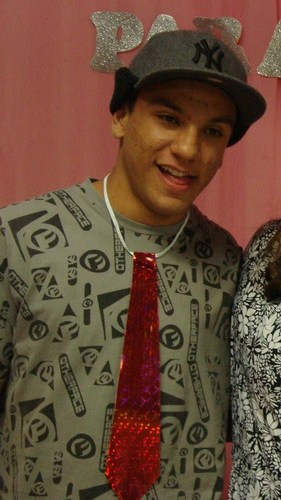 Sou o dimmi (y 
Msn : dymmy123@hotmail.com