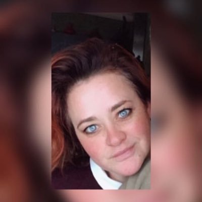 Friezin wonend in A’dam | uit een arbeidersgezin | MTS,HTS en Nyenrode op zak | na jaren te zwerven in het bedrijfsleven stewardess is geworden