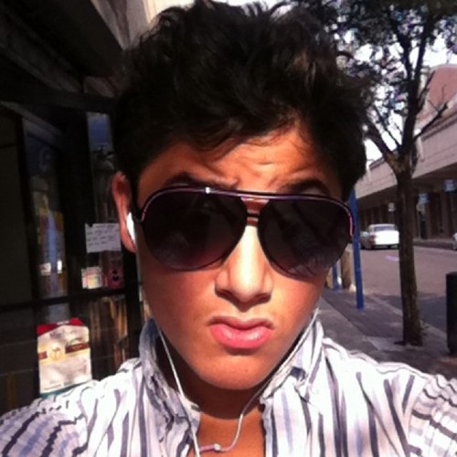 dillonnickys's profile picture. if you dont follow me i will kill you  oy y is he so mad but if you really dont follow me im going to kill u 