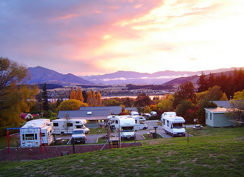 Enjoy FREE unlimited wi-fi, spas, sauna, showers, 50 sky channels & undercover & heated BBQ pavillion. Accommodation options for every budget- cabins, motels