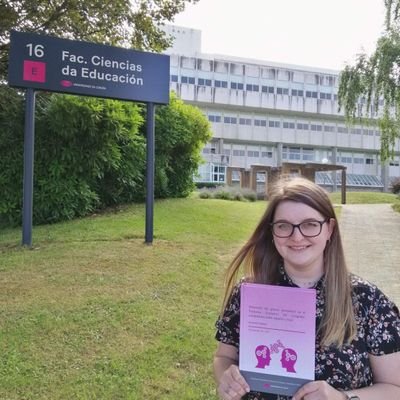 Linguist, PhD in Psychology. Lecturer at @UniversidadeUSC