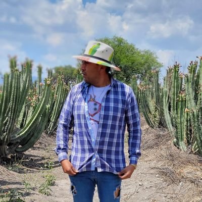 the king of the pitahaya 🌵 🐉 
productor y comercializados de 
cactus 🌵 y  agaves .