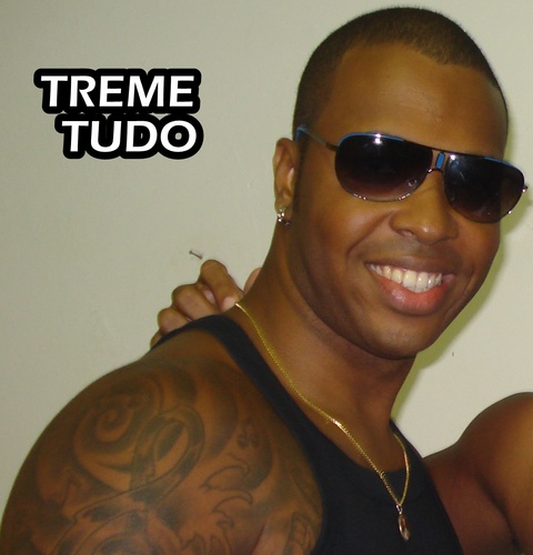 BANDA TREME TUDO, nova banda de Salvador, no seu comando Dino Prix, de um talendo maravilho, que conta tb com Flavinho cantor do Os Barões como uns dos donos.