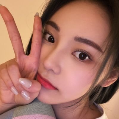 Cheren_13's profile picture. LOONA Artms Loosemble Yves Chuu🌙 OT12

Eng, cn, my, kor 🇲🇾 
Artist acc @cherenxxi