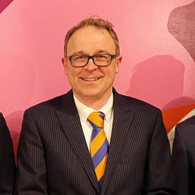 Betrokken strateeg, trotse Zijper, Vrij Liberaal, pro woningbouw, agri en nieuwe bestuurscultuur, technisch & bedrijfskundig sterk, tweet op persoonlijke titel!