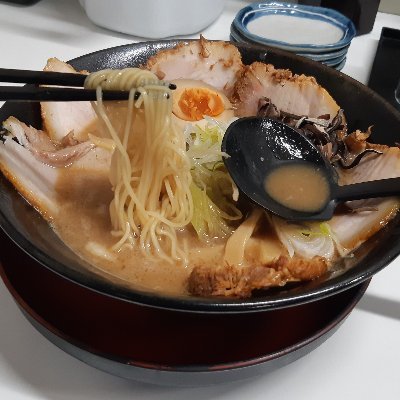 好きなラーメン食べながらダイエットしました
そのときのポイントはラーメン 麺半分 メンマトッピング
最近のベスト麺量は100g
メニューにはなくても
提供してくれるお店をつぶやいていきます