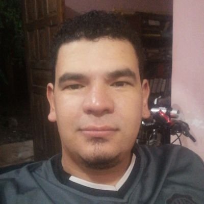 Ingeniero Civil, Olimpista. trabajando por un Paraguay mejor, padre de Milan, Miranda y Milena