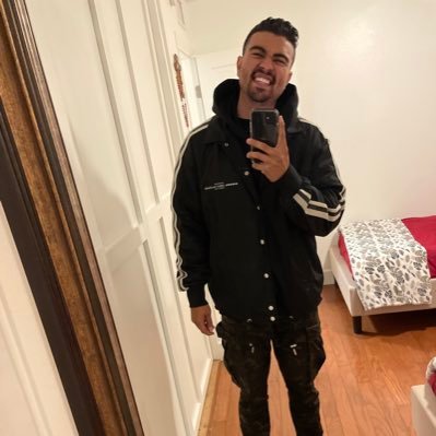 DrewGo96's profile picture. 