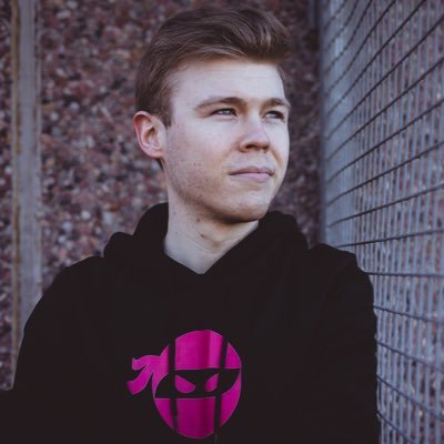 Ex-CS:GO player for @virtualetix | Fanboy of @SLNTGG @ProCloudAG | Software Engineer | Profile Picture: @appleseedexm & @xpsychobunny