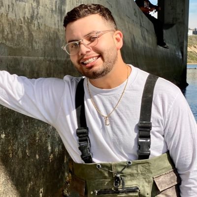 MS Student @csufbio @ZacherlLab l @CASeaGrant Fellow l #NatGeoExplorer I @ucsantabarbara alum l Oyster Conservation l @esa_ejsection l #firstgen | he/him 🌈