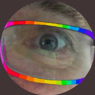 Papa, Liebhaber von hellem Bier und dunklem Kaffee; cis, er/he; K1 liebt Heavy Metal, K2 Björk; (ich 💜 die 2);🏳️🌈🏳️⚧️; 😷💉💉💉💉💉