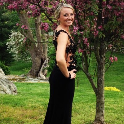 xsharonmii's profile picture. My personality