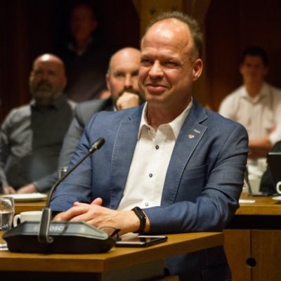 Eigenzinnig | Netwerker | Verbinder | Volksvertegenwoordiger |ArmoedeNetwerker | Kwartiermaker | Op zoek naar een nieuwe uitdaging | zie ook @ErwinPvdA