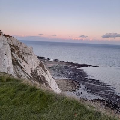 number_dropidk's profile picture. 16💫
edtwt

haven't had the time to make my profile look actually decent 🙄  she/her