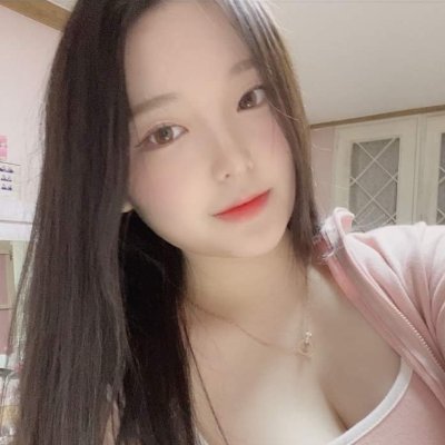 ErnaLynch17's profile picture. Looking for a boy to spend time with