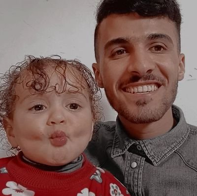 لا يليق بنا الا الورد سواء بالراء او بدون ❤️❤️