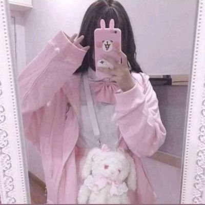 من جد وجد_ومن درس رسب_ومن عنده واسطه حصد_ومن دخل  Twitter فسد   🦄🐣
 ( سنفورة شمس ☀️♡ )   {ذو حظٍ عظيم 🍀 }
@shamsofficial ☀️
  
#رايك_فيني_لايعنيني😏