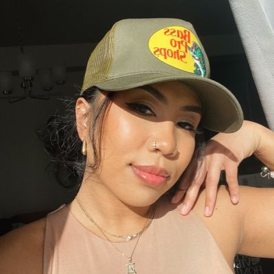 I love beautiful things and people so don’t come on here being ugly bitch ☻ IG:_badasshley