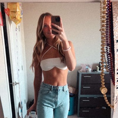nataliekucsan's profile picture. MD//LSU Swimming and Diving. ‘22 🐯🤩 Barstool Athlete