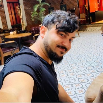 ycelakdoan4's profile picture.