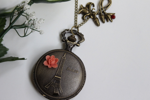 Emilymoon2003's profile picture. Hi I'm Linda. I love making vintage handcrafted accessories.  I create jewelry that signifies my own personal style and incorporate all the things that I love.