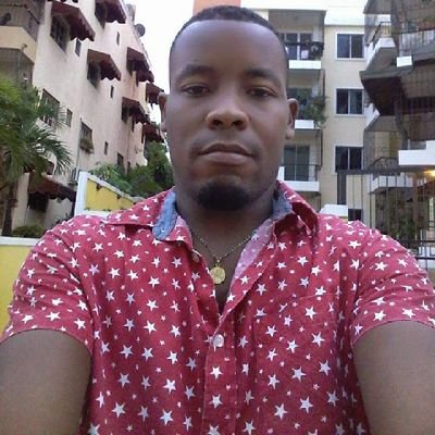 AdreLuneau's profile picture. Yon moun ka fòme tèt li men ki tip de moun li ta sipoze frekante men li paka kòmande kè'l men ki tip de moun li ta sipoze renmen😍🥰😘