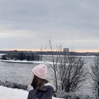 VictoriaMoloo's profile picture. 