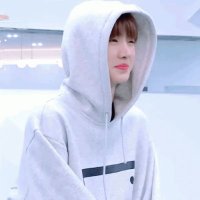 close (@thinkaboutrenq) 's Twitter Profile