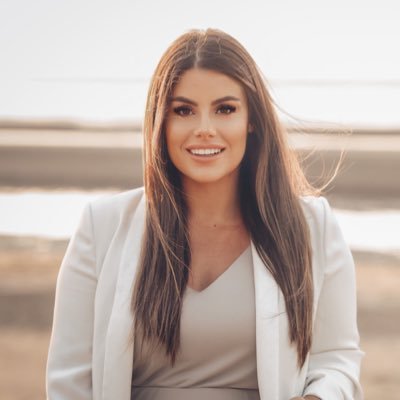 Poppy | The ‘Move Online’ Business Mentor ➡️ ⚡️ For women who want Time + Money Freedom ✨  As seen on @bbcnews