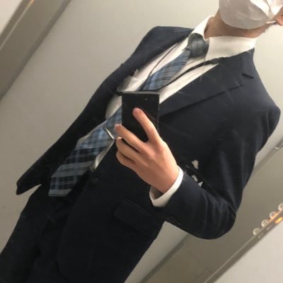東京住み / スポーツ好き / 168cm・28歳 / えっちはいちゃらぶ好き / 山手線沿い勤務 / IT系コンサル/ お誘い・雰囲気はDMで☺️