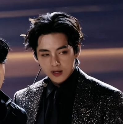 kimreemkim's profile picture. a lost broken soul that found a home in the Bangtan universe 
 언젠가 당신을 만나고 싶습니다