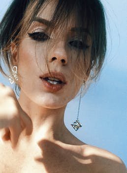 Akin97652581's profile picture. 