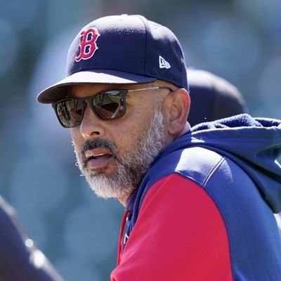 CoraThoughts's profile picture. Parody account.