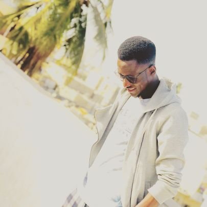 MomoMbow7's profile picture. Étudiant