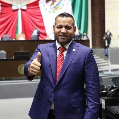 Diputado Federal del Distrito XVIII. Orgullosamente originario de Tuxcacuesco, Jalisco. Abogado, Maestro titulado, feliz padre de familia.
