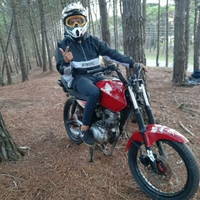 tauro♉
Honda Titan ✊🏁
ig:tommi_agustiin_😝
seguime y te sigo✨