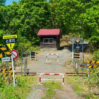 30歳の時に一人旅をした結果、秩父鉄道の三峰口駅でその物寂しい風景に感動。それ以降、あちこち旅しながら風景を撮っています。
旅動画 → https://t.co/1sTBez26G1