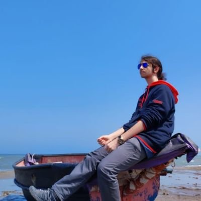 cleverapache's profile picture. انسان بیکار،کدزن، کنجکاو و جوگیر