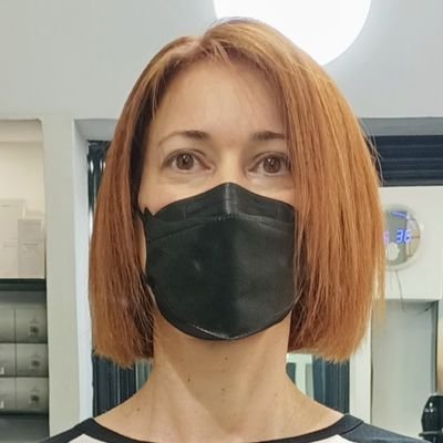כותבת, עורכת ומוחקת • אוהדת מירוצי אופני כביש וכדורגל • חיה יומיום עם טרשת נפוצה • הצטרפו אלי לחיפוש אחרי אושר ואספרסו מעולה