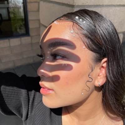 r0bynell's profile picture. she/her | @rthurjames